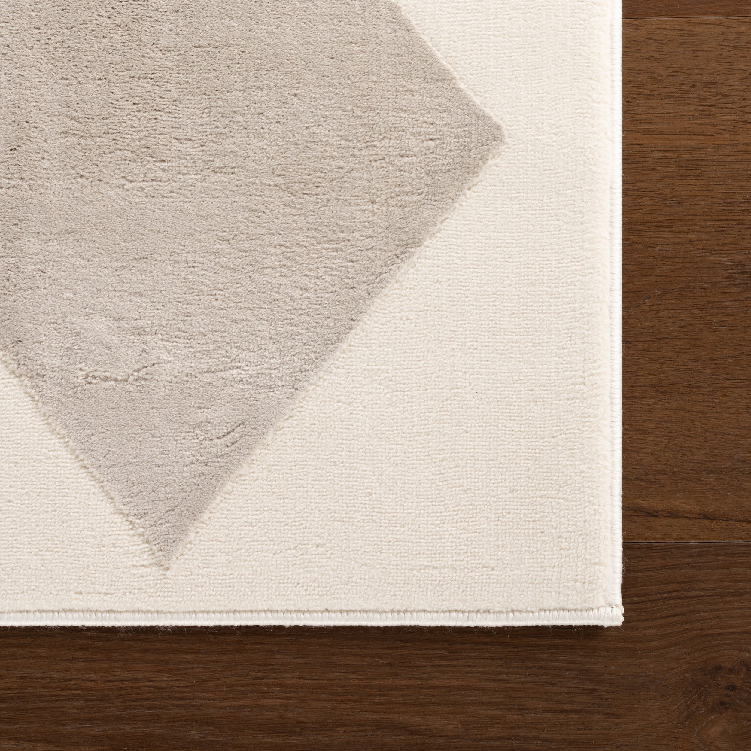 Mynra Diamond Plush Textured Washable Rug | Cream/Grey - Image 4