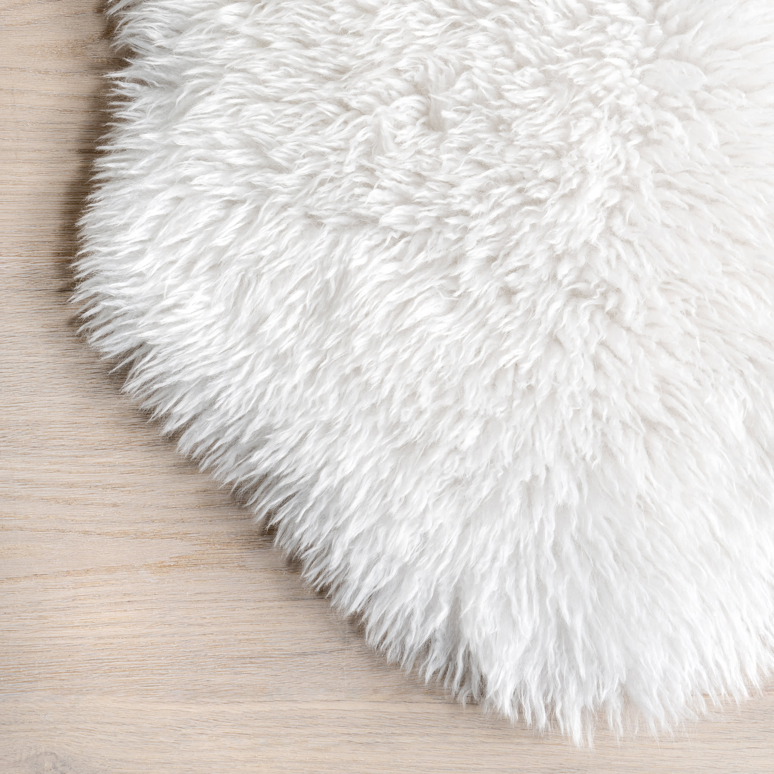 Onika Faux Sheepskin Plush Washable Rug | Ivory - Image 3