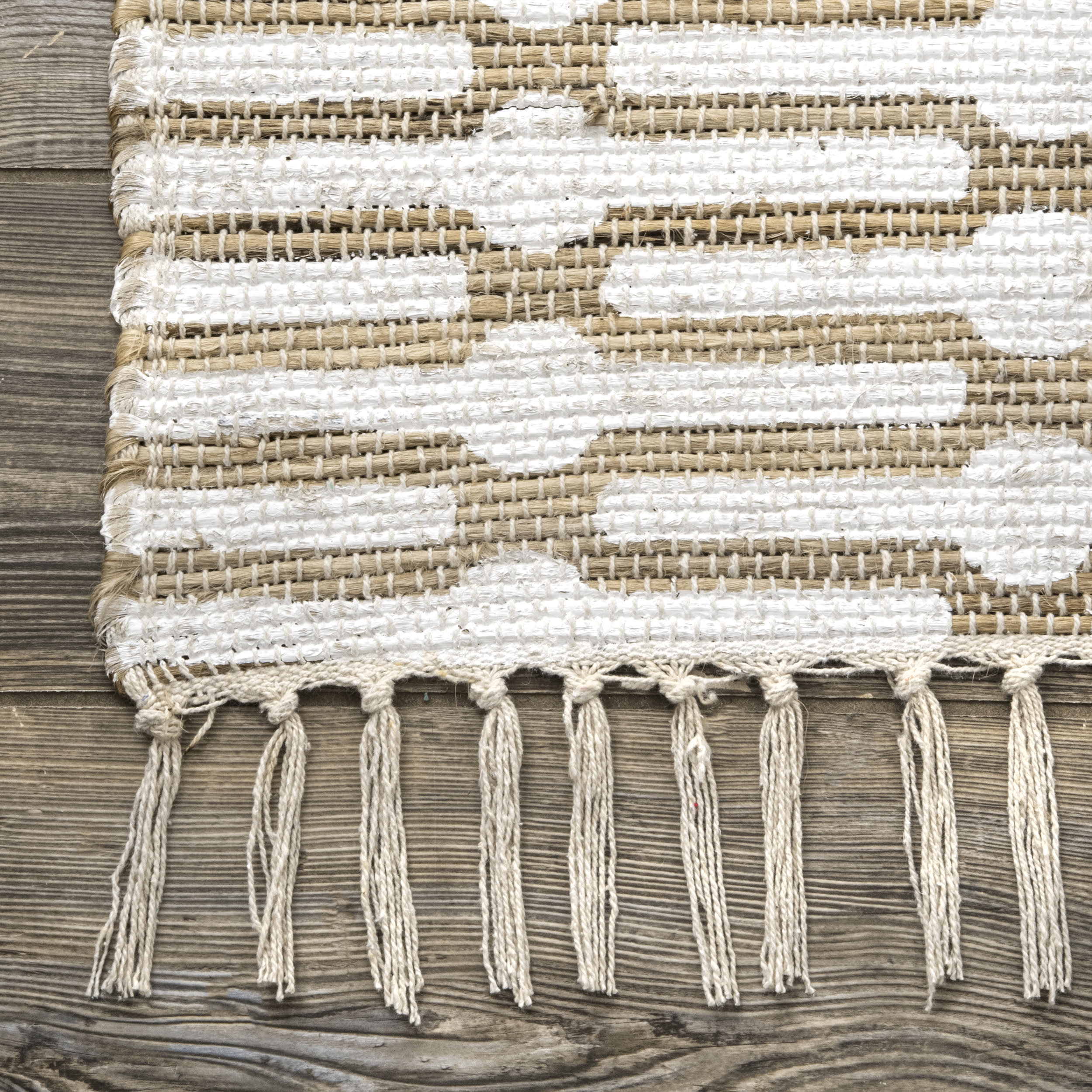 Printed Winged Trellis Rug | Beige - Image 3