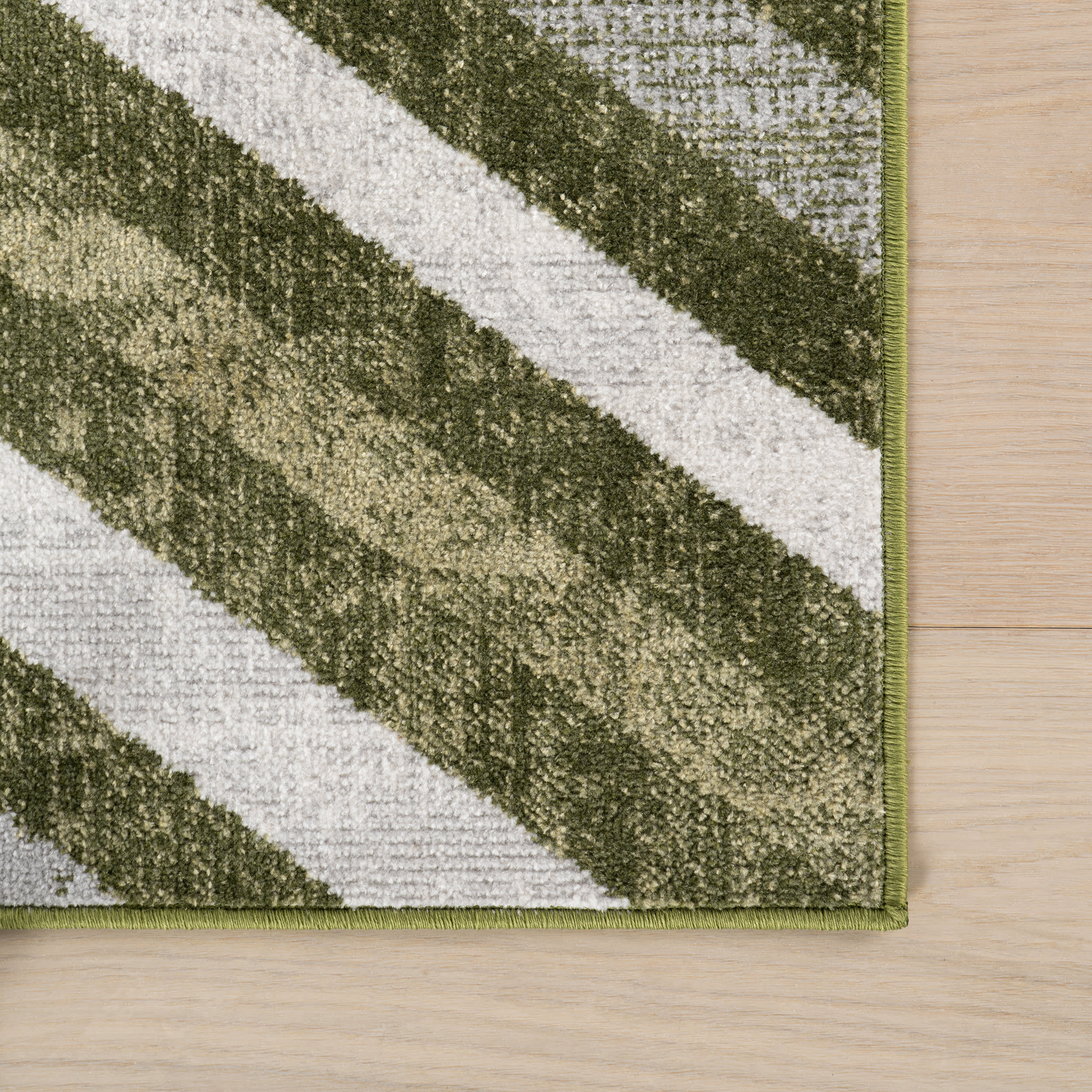 Reeba Washable Distressed Rug | Green - Image 4