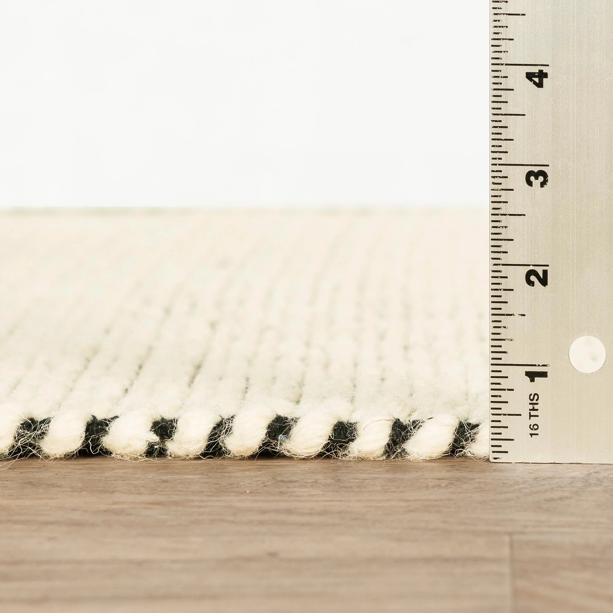Ribbon Handwoven Wool Rug | Ivory/Black - Image 4