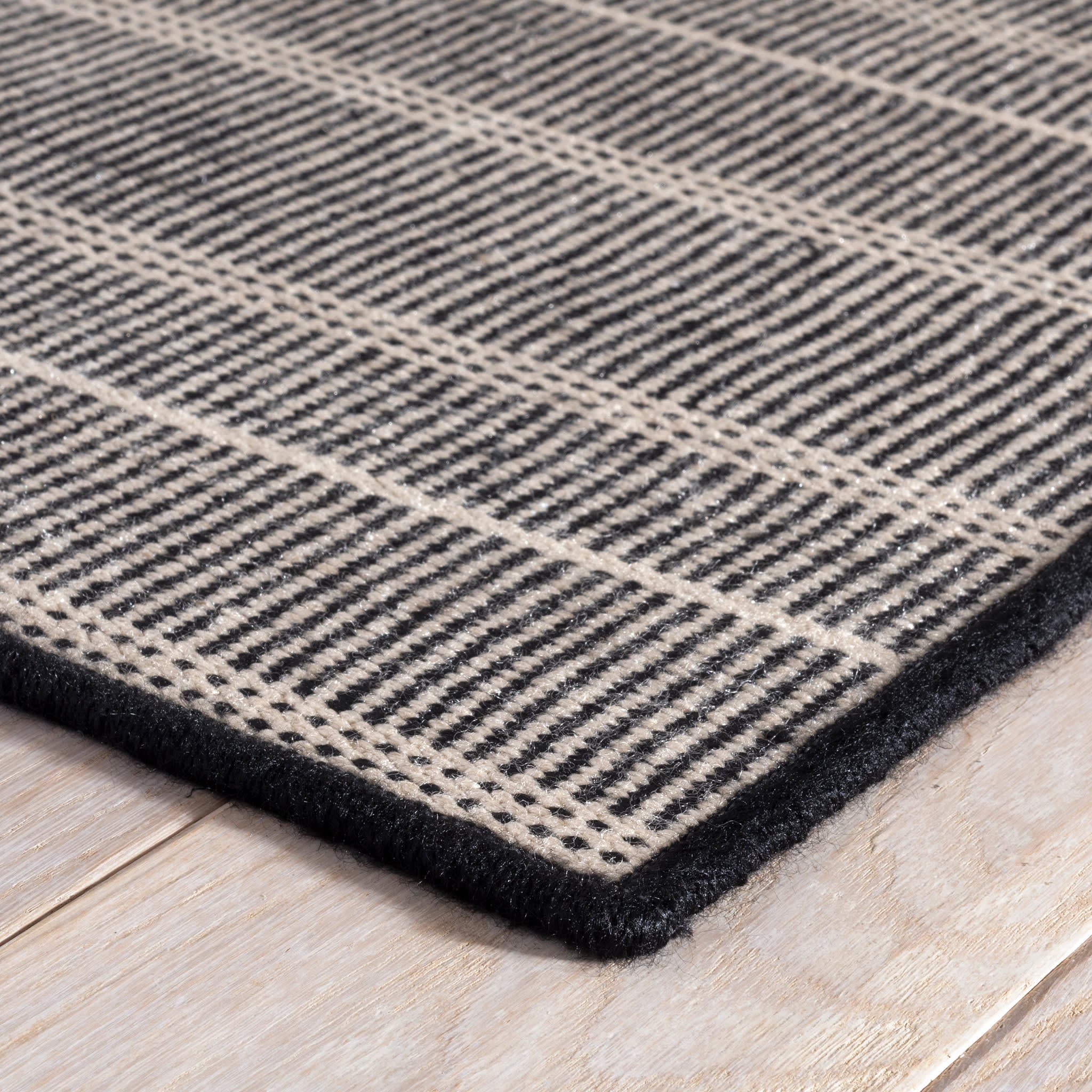 Samson Handwoven Indoor/Outdoor Rug by Bunny Williams | Black - Image 4