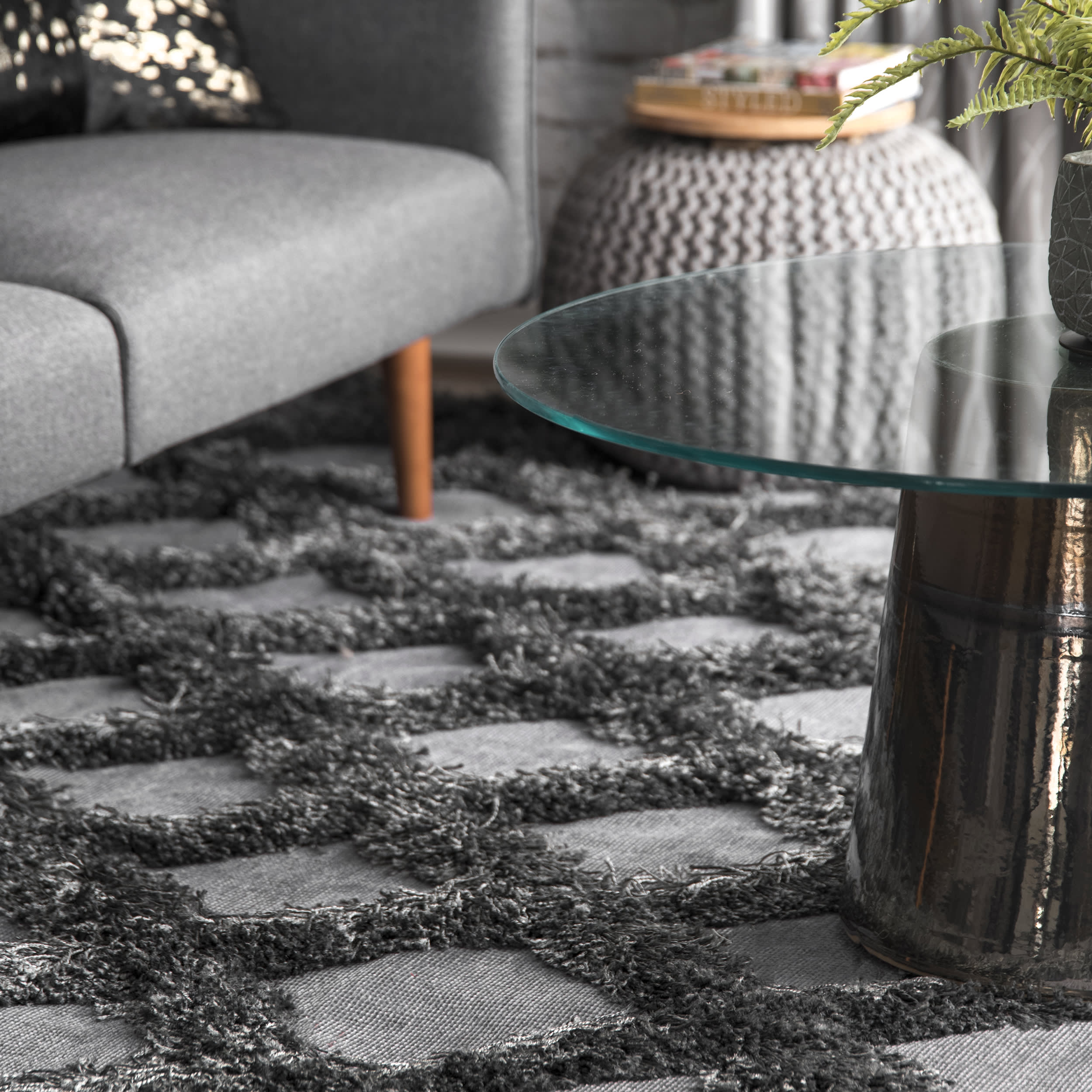 Shaggy Diamond Trellis Rug | Dark Grey - Image 2