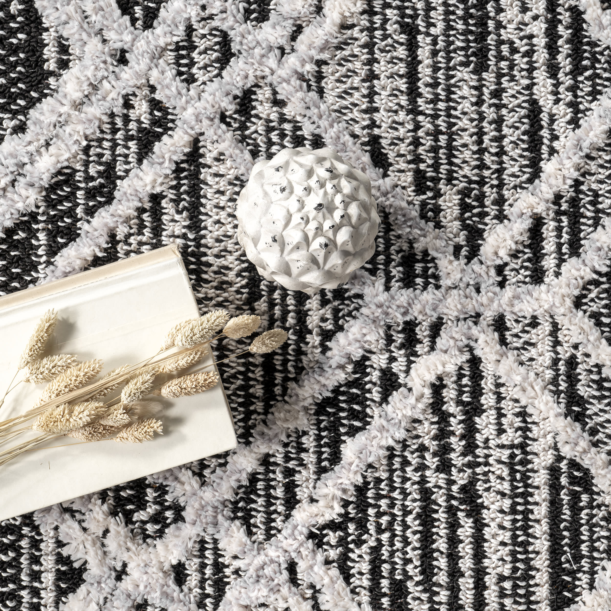 Shaggy Lattice Tassel Rug | Grey - Image 7