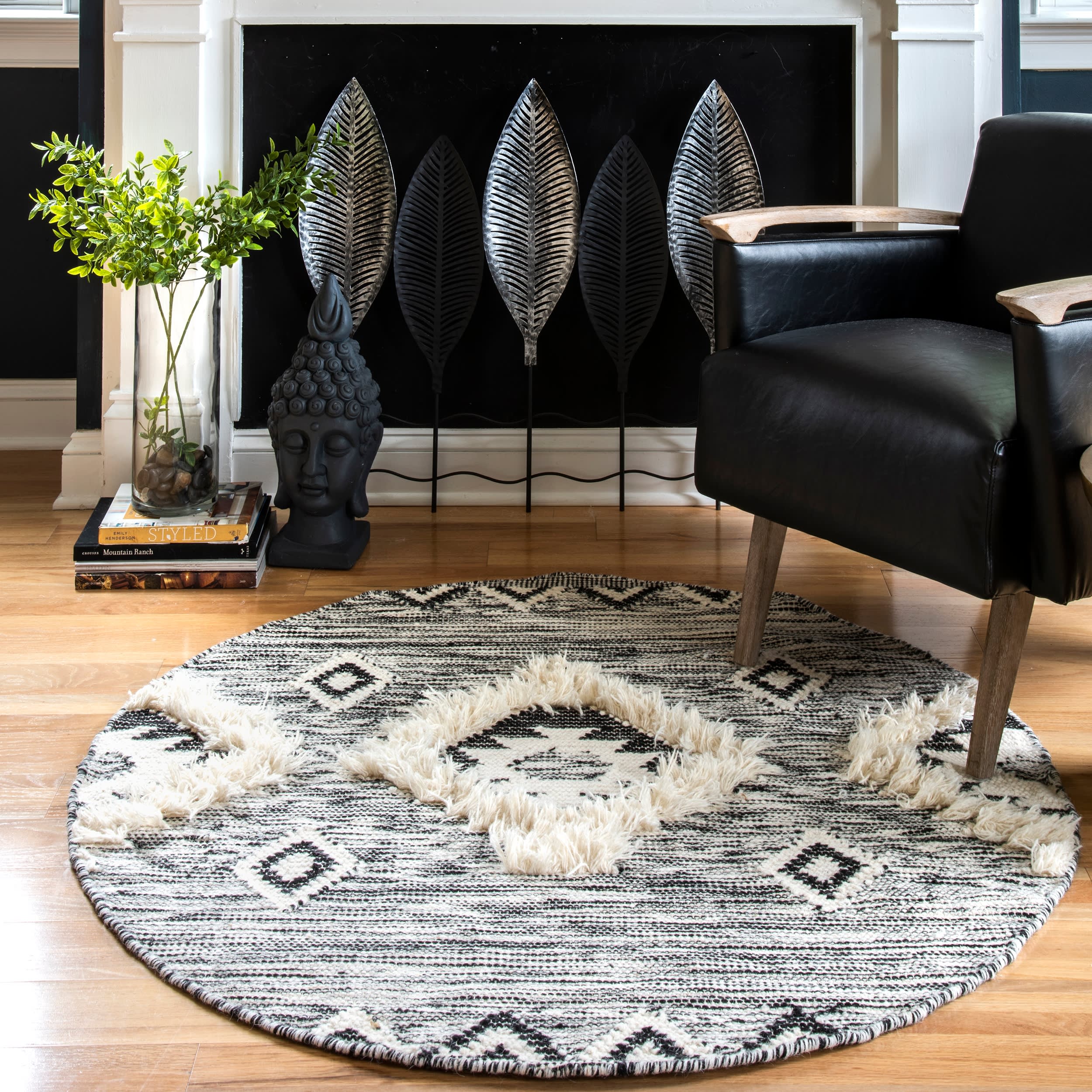 Shaggy Moroccan Lattice Fringe Rug | Black - Image 2