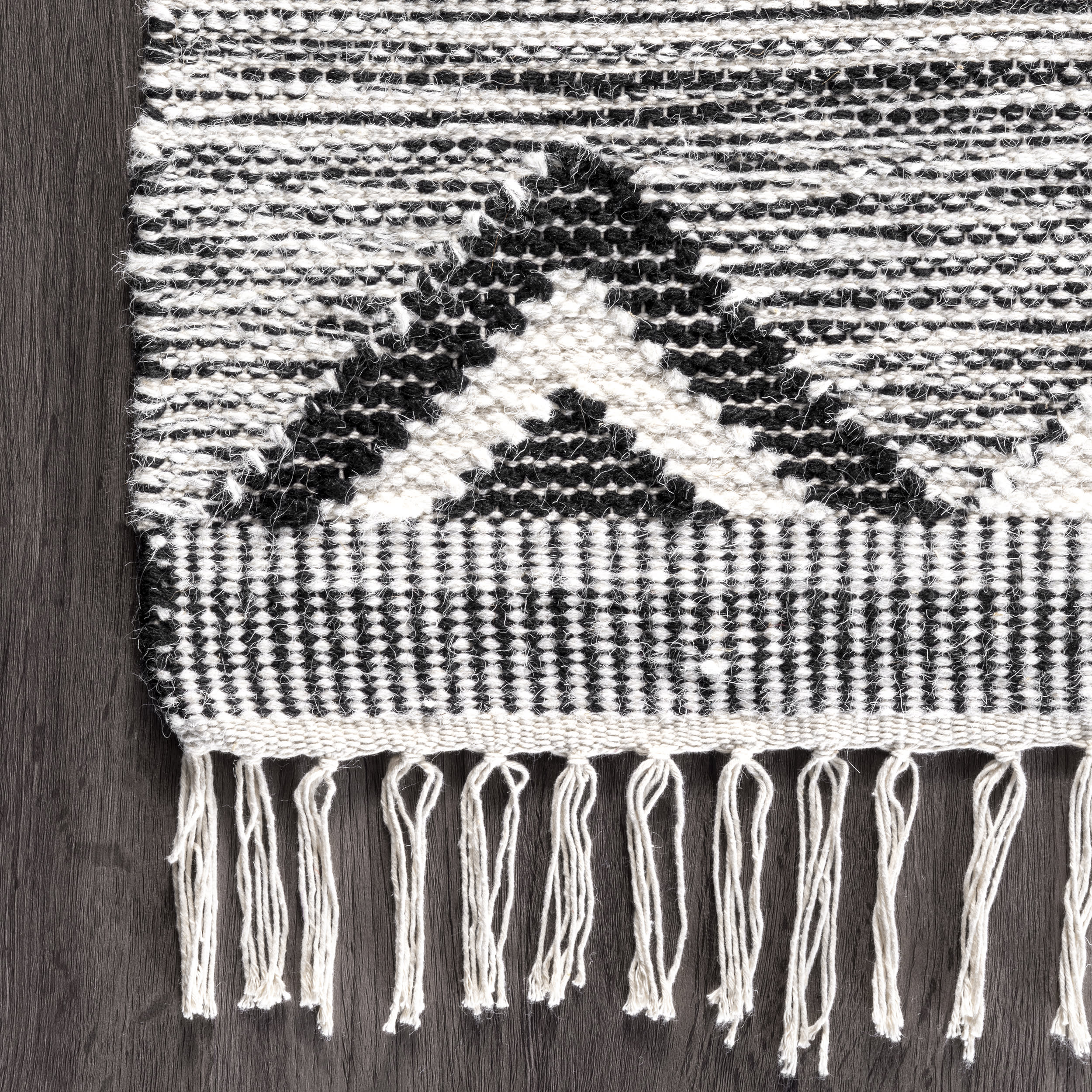 Shaggy Moroccan Lattice Fringe Rug | Black - Image 3