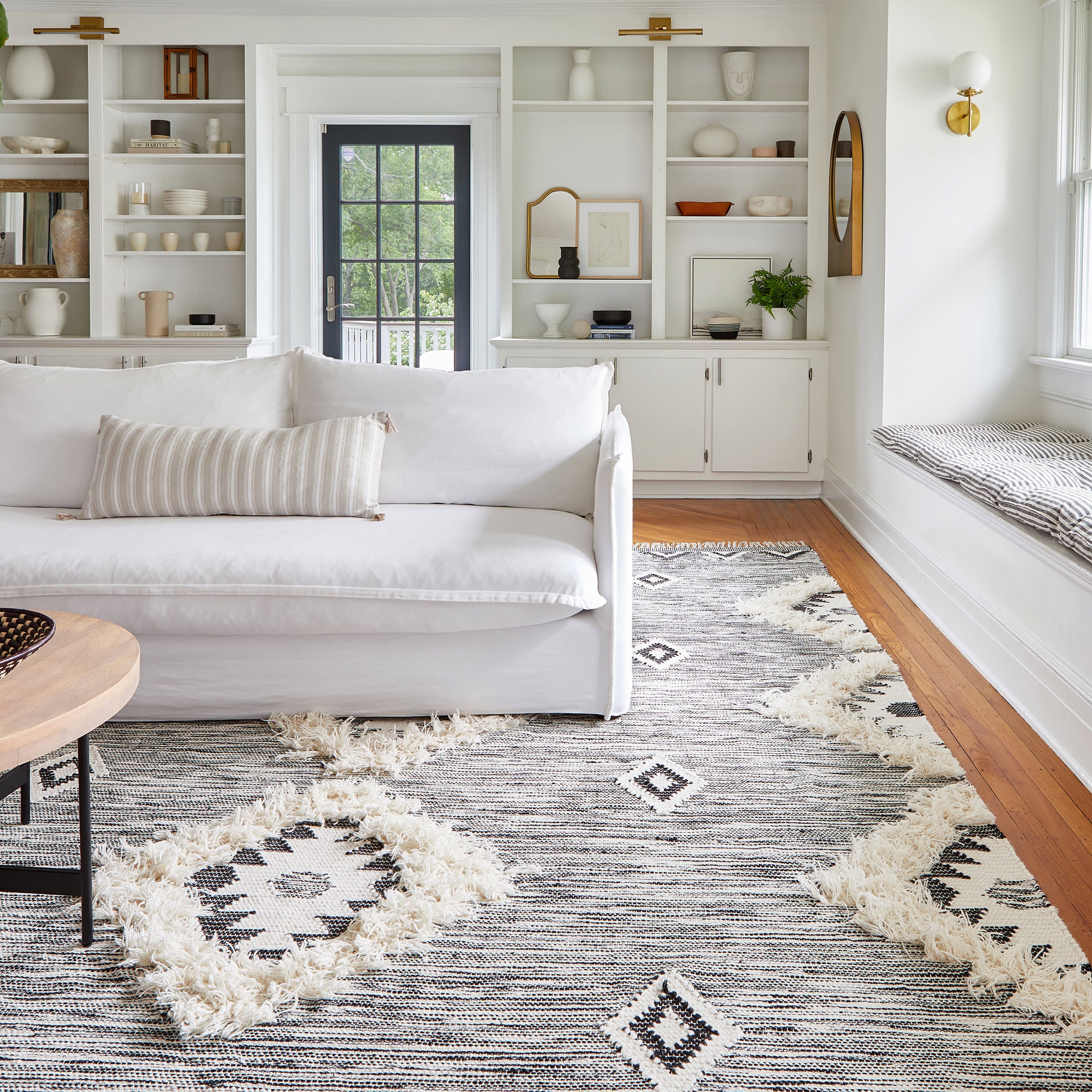 Shaggy Moroccan Lattice Fringe Rug | Black - Image 2