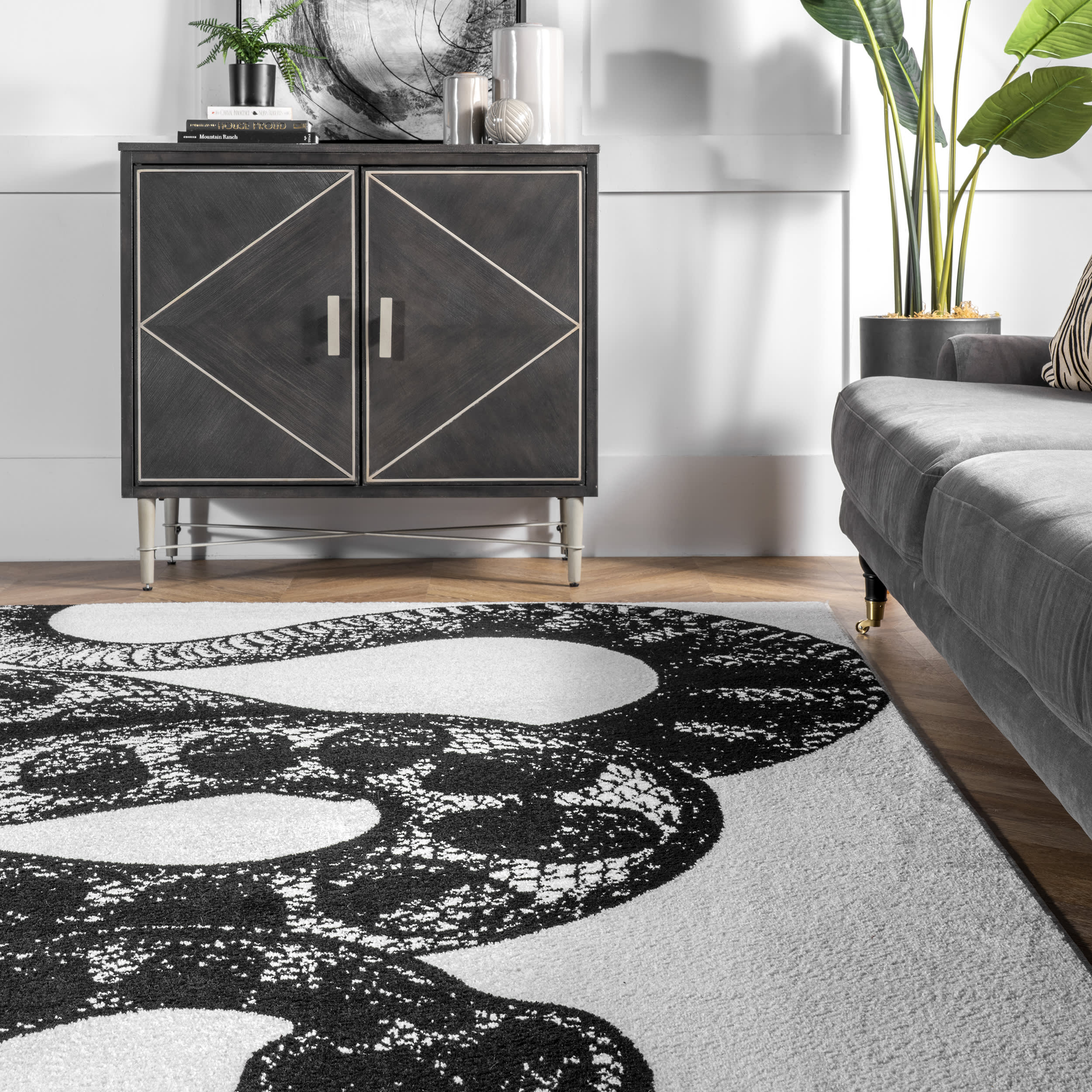 Simple Serpent Rug | Black & Off White - Image 4