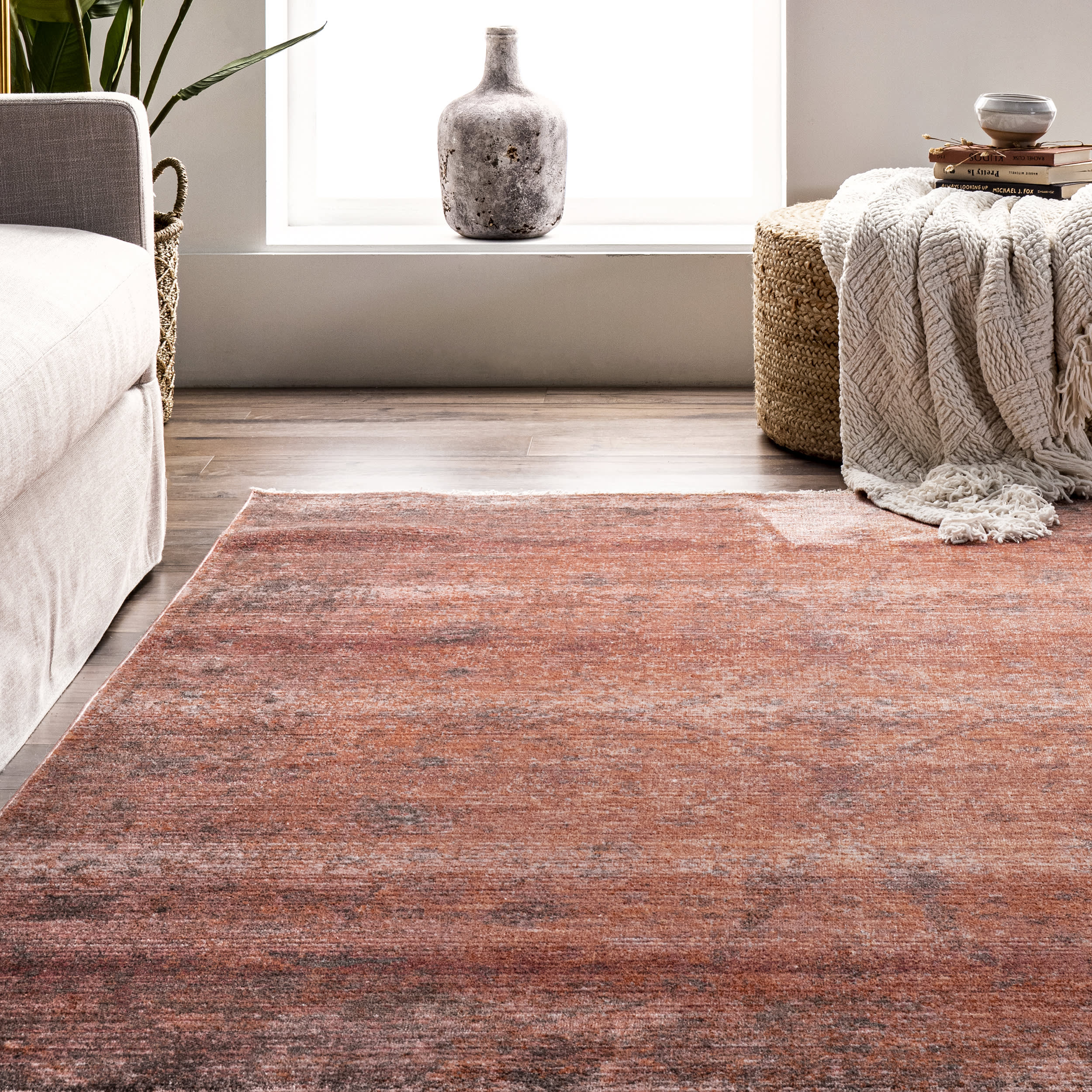 Subtle Herati Fringe Rug | Pink - Image 4
