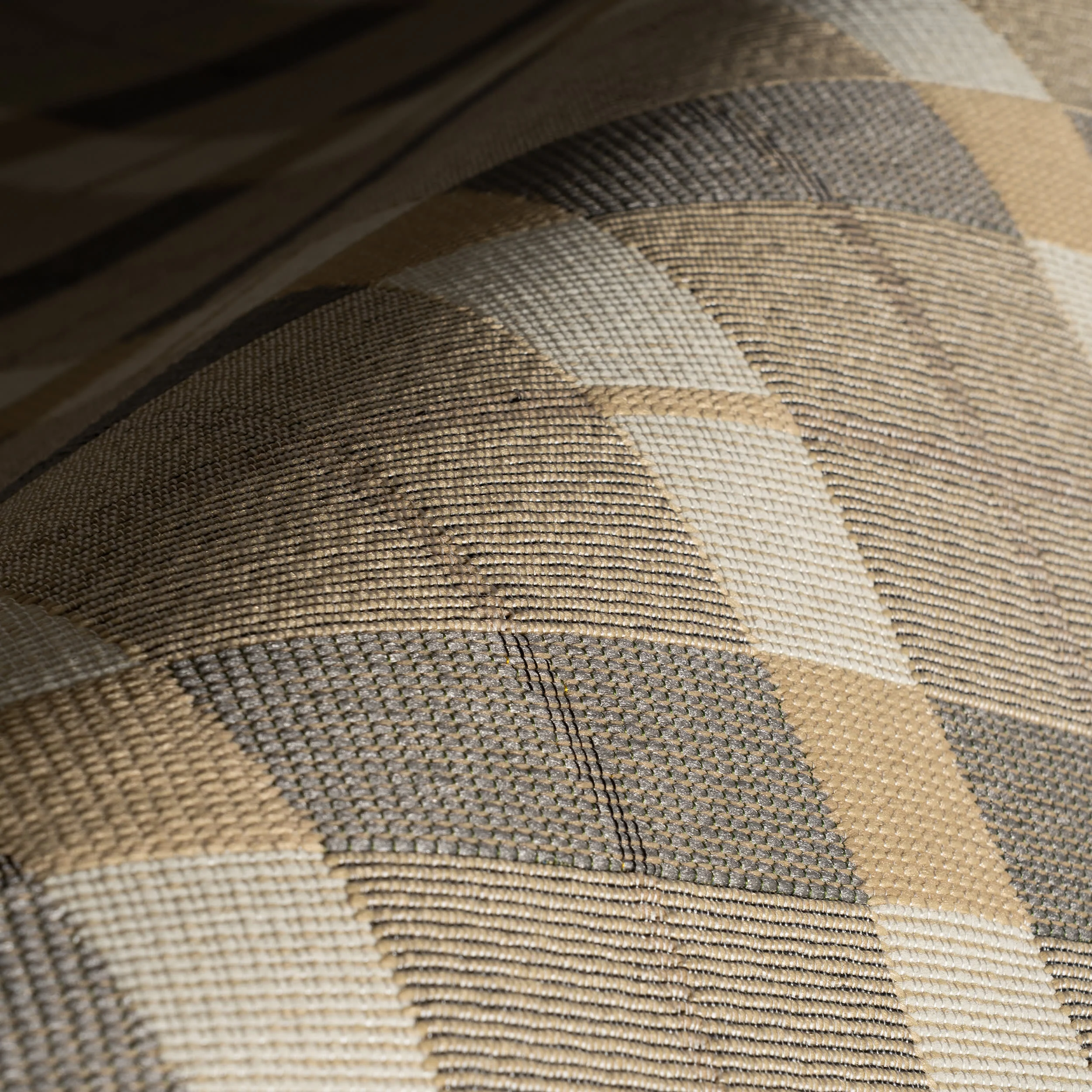 Sundara Modern Plaid Indoor/Outdoor Rug | Grey Multi - Image 4