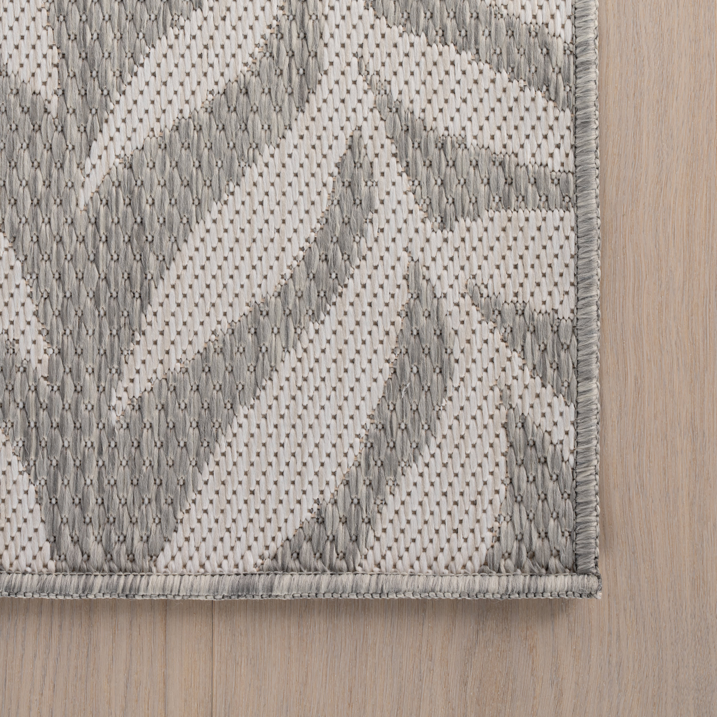 Suni Coastal Floral Indoor/Outdoor Rug | Grey - Image 4