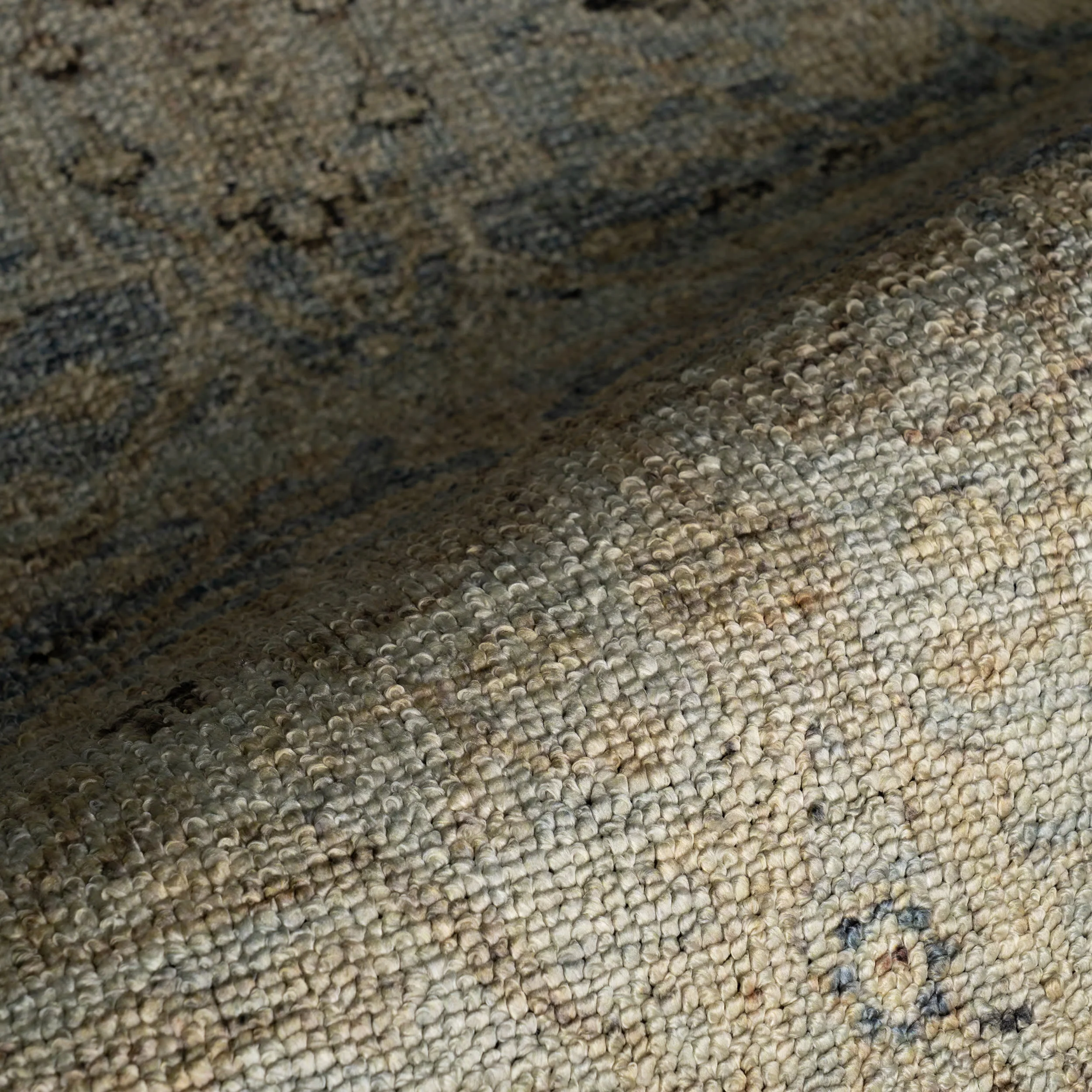 Tavara Traditional Bordered Washable Rug | Blue - Image 3