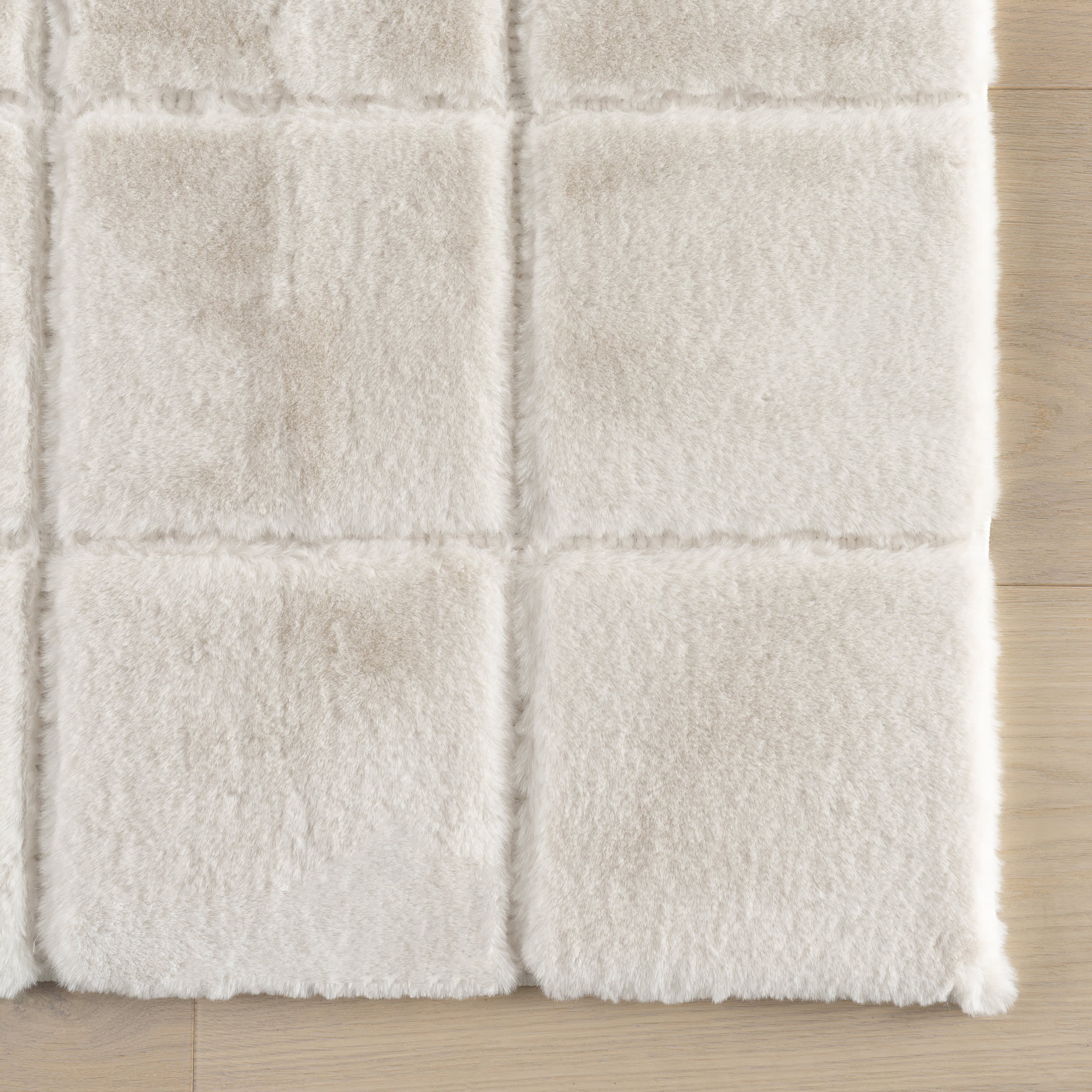 Tessera Grid Plush Cloud Washable Rug | Off White - Image 4