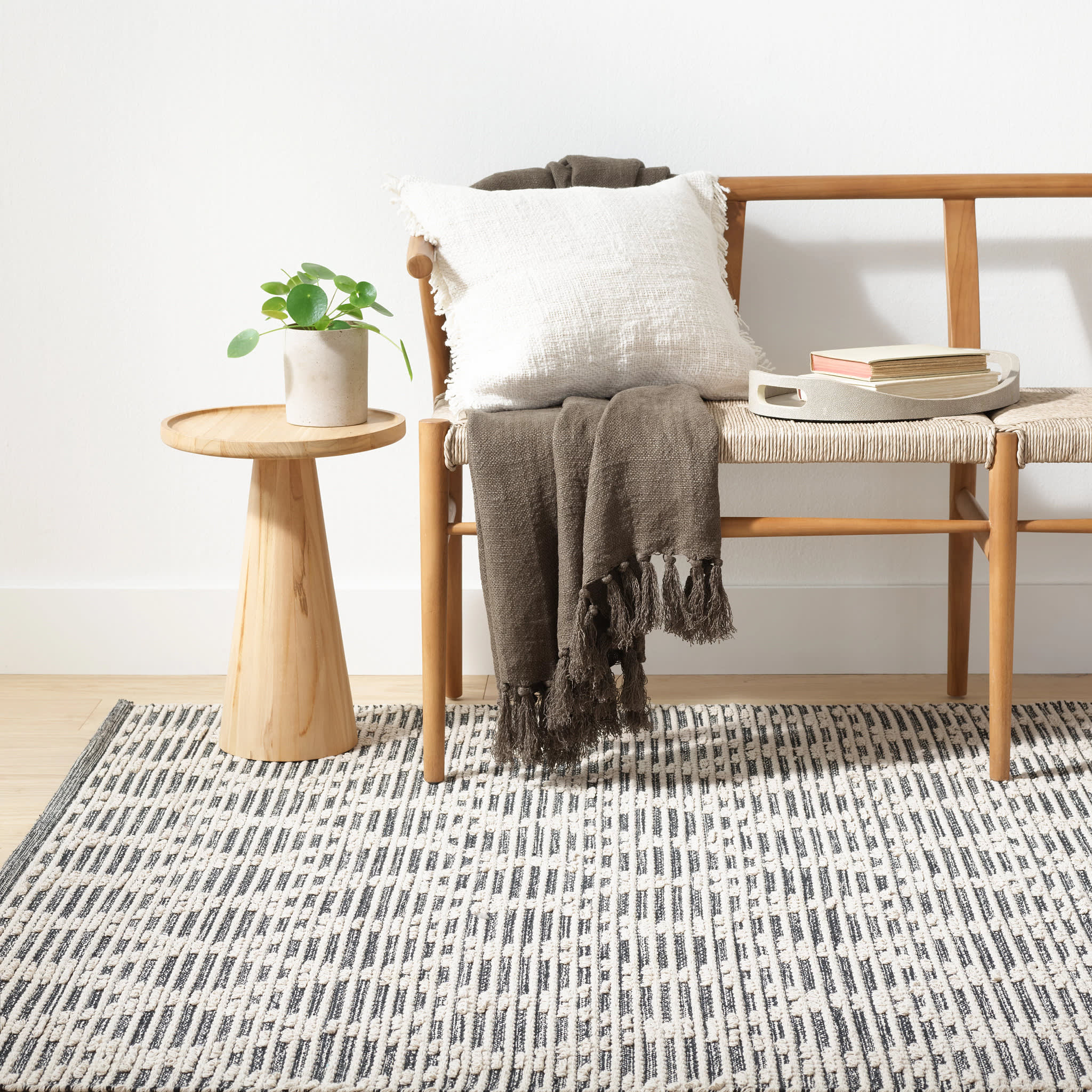 Textured Diamond Handwoven Cotton Rug | Black/Ivory - Image 2