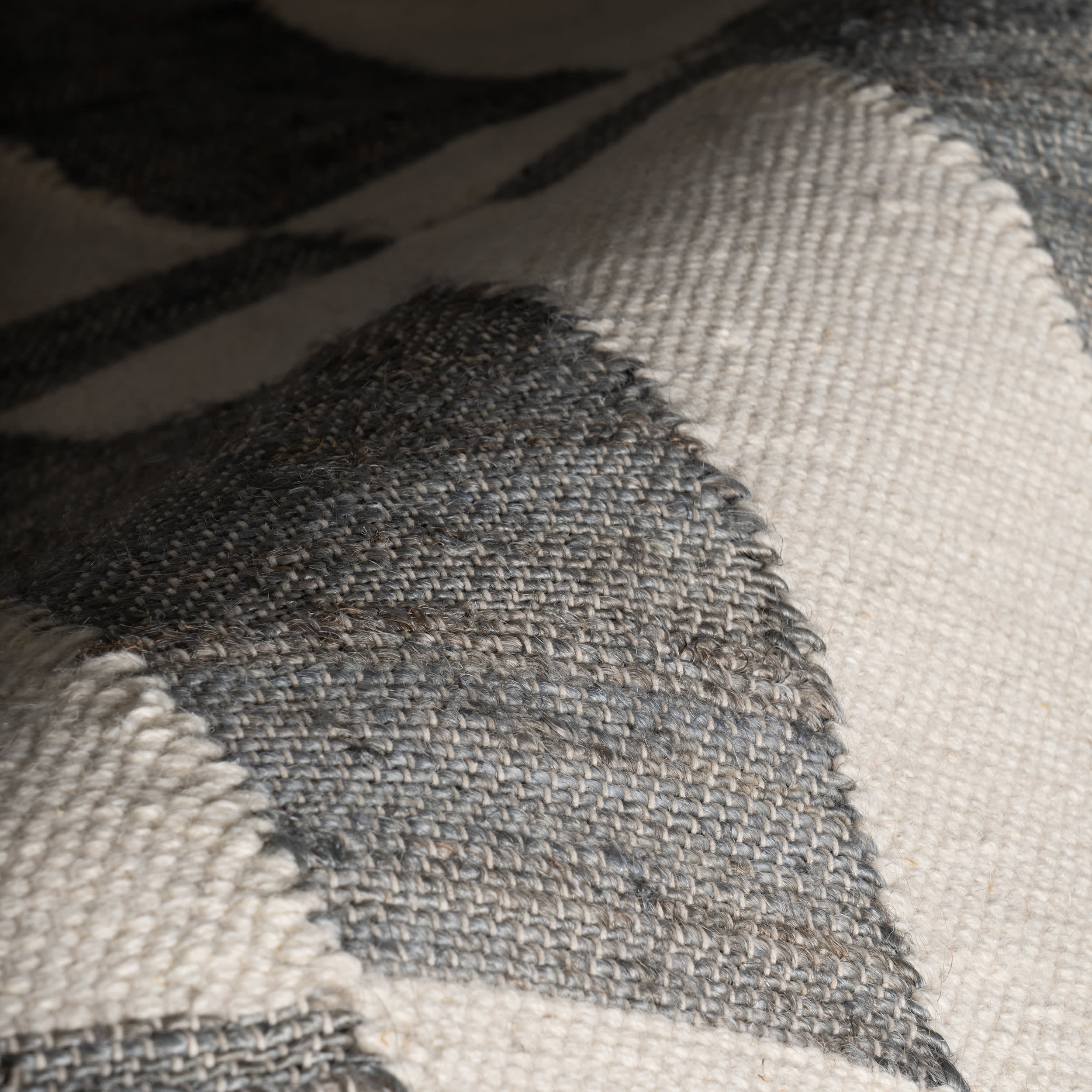 Tierra Jute Modern Farmhouse Rug | Charcoal - Image 3