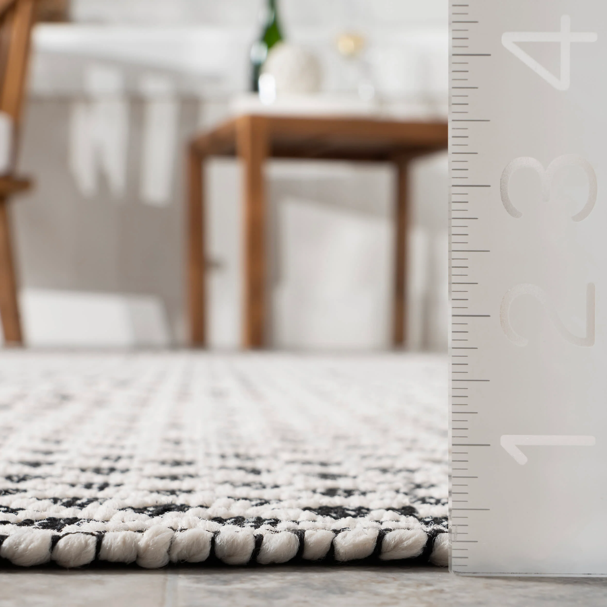 Trellis Handwoven Indoor/Outdoor Rug | Black - Image 5
