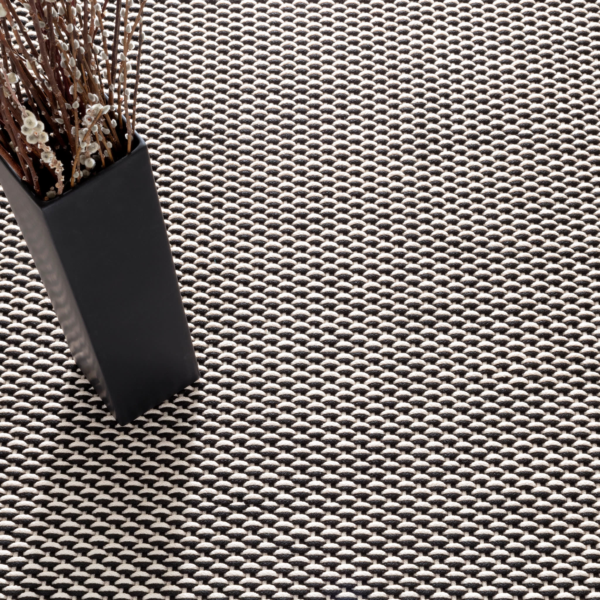Two-Tone Rope Handwoven Indoor/Outdoor Rug | Black/Ivory - Image 3