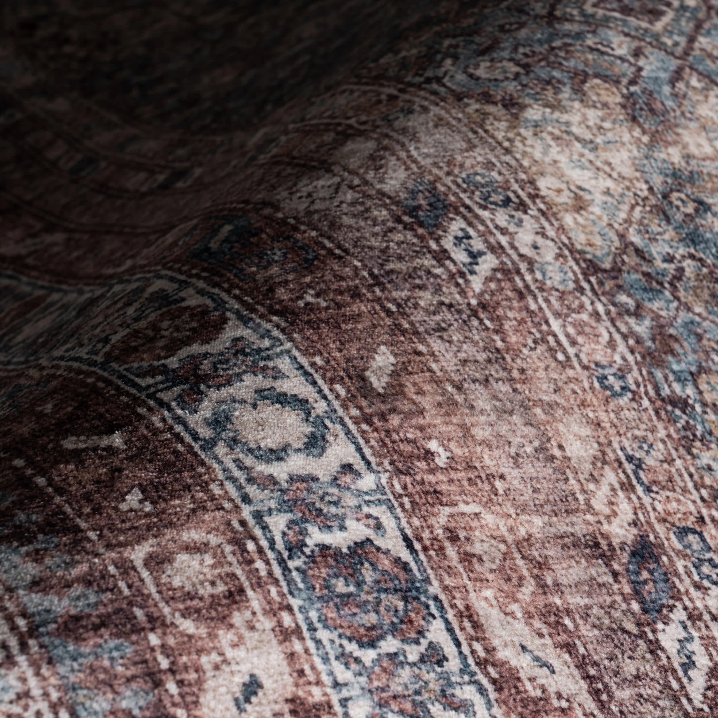 Vasali Bordered Traditional Washable Rug | Red - Image 3