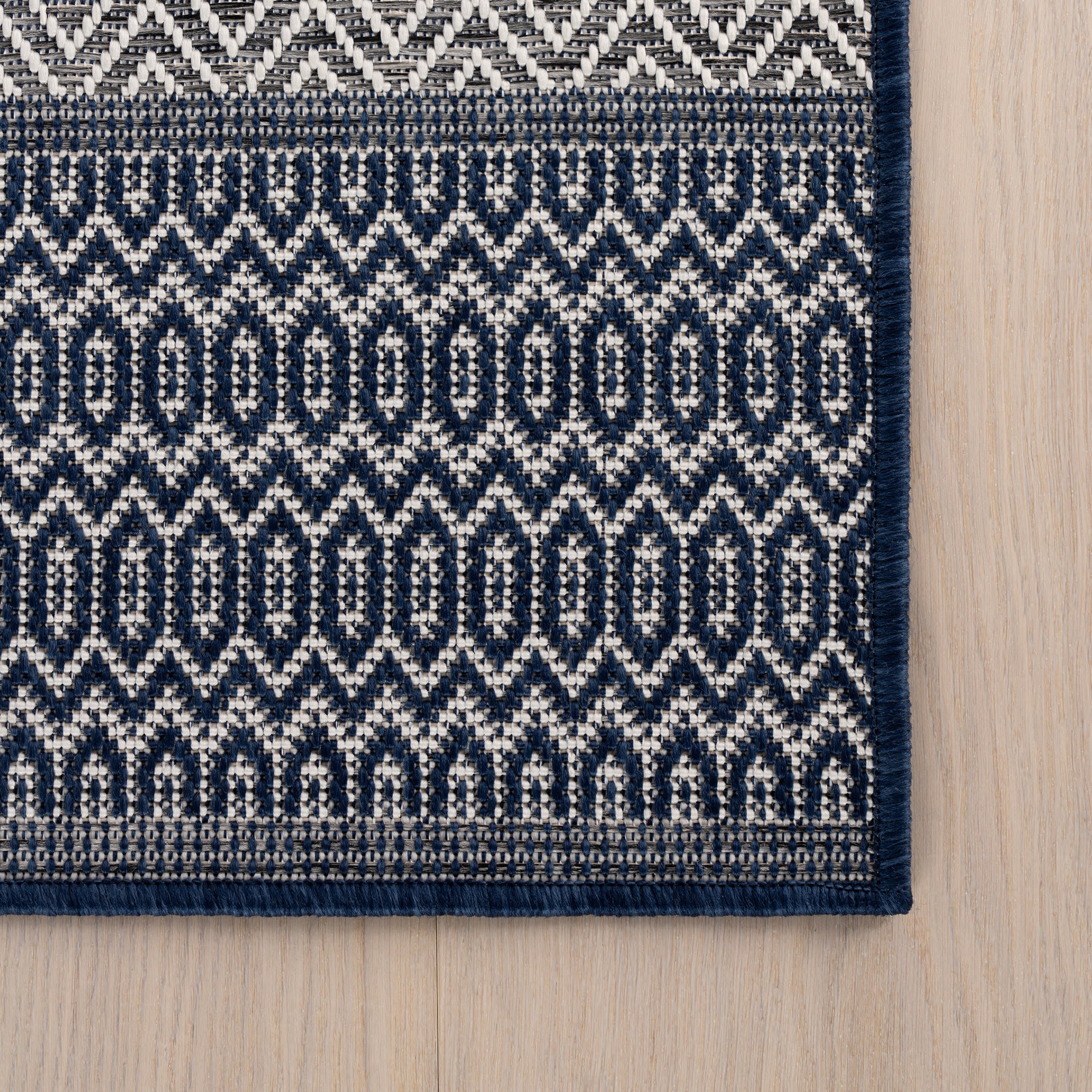 Vielle Modern Abstract Indoor/Outdoor Rug | Navy - Image 4
