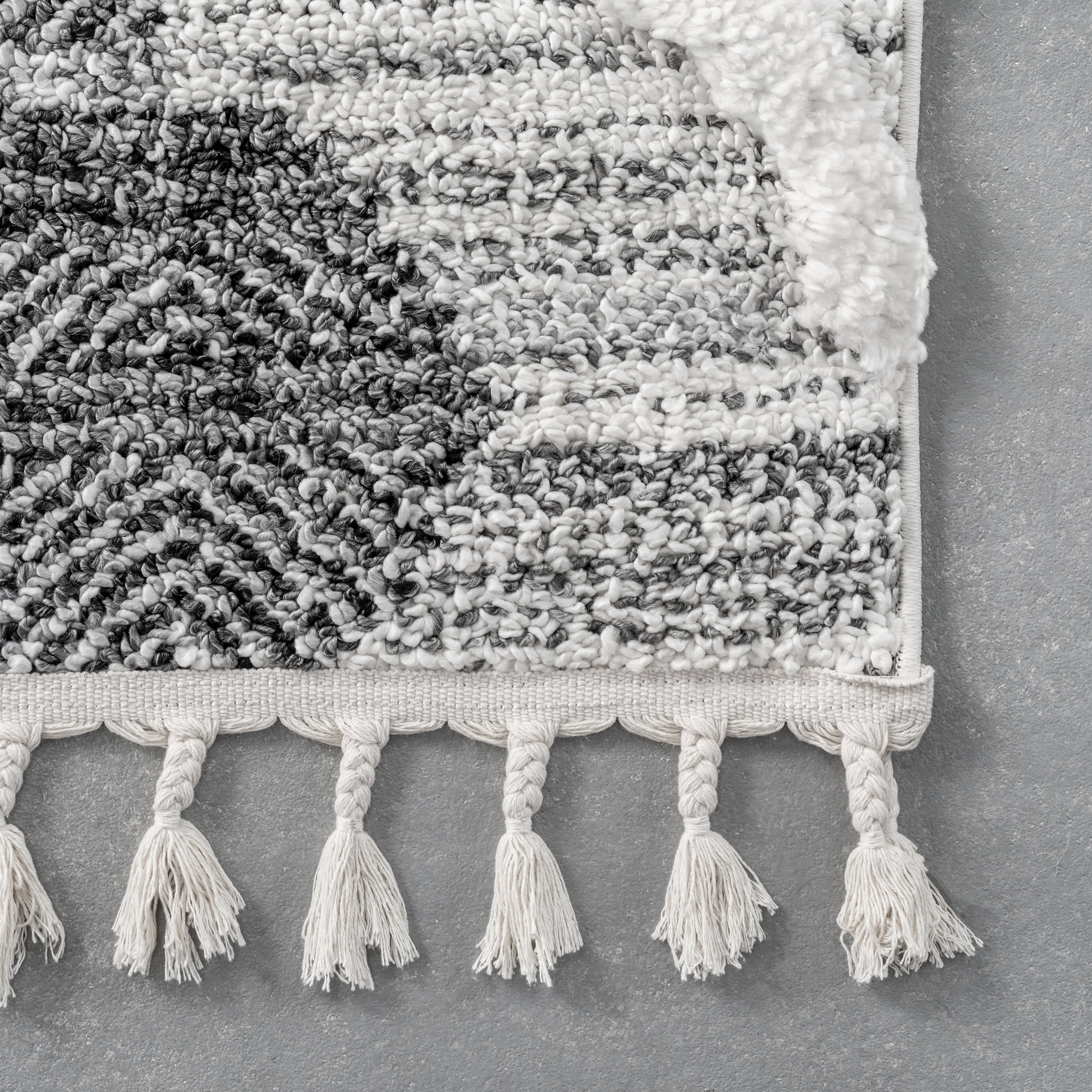 Wren Textured Trellis Rug | Grey - Image 3