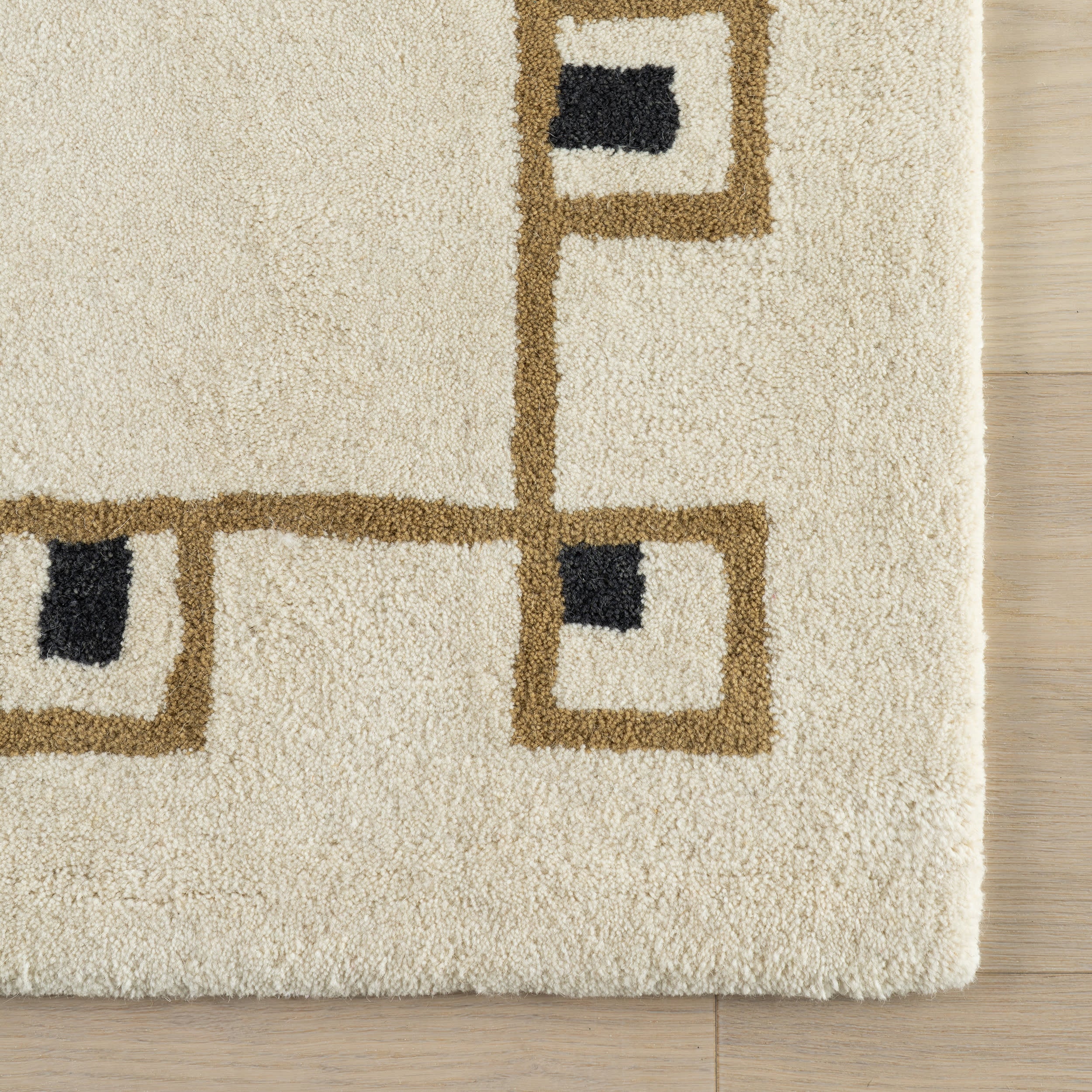 Yves Bordered Wool Rug by Nate Berkus | Ivory - Image 4