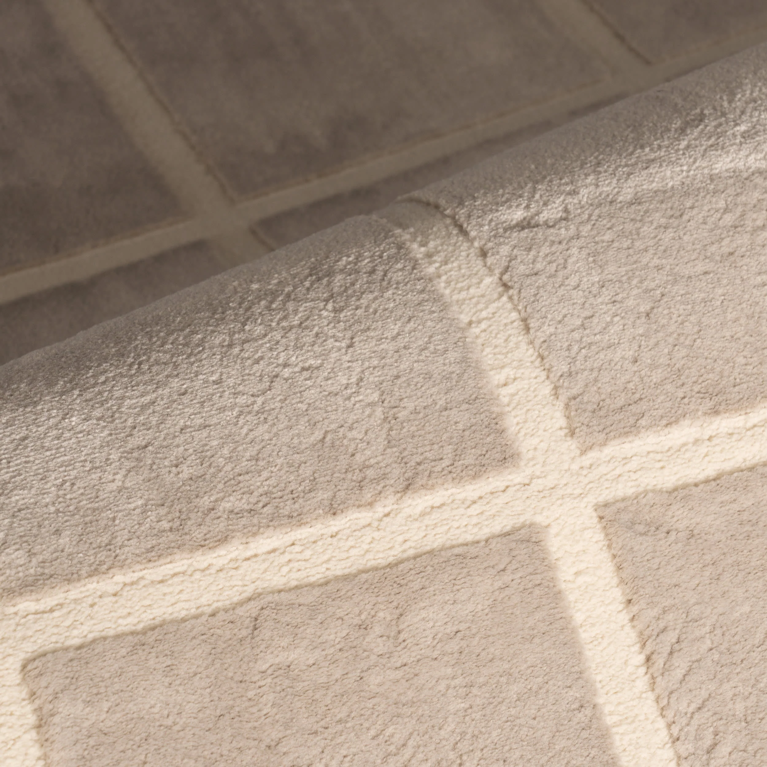 Zephyra Checkered Plush Textured Washable Rug | Cream/Grey - Image 3