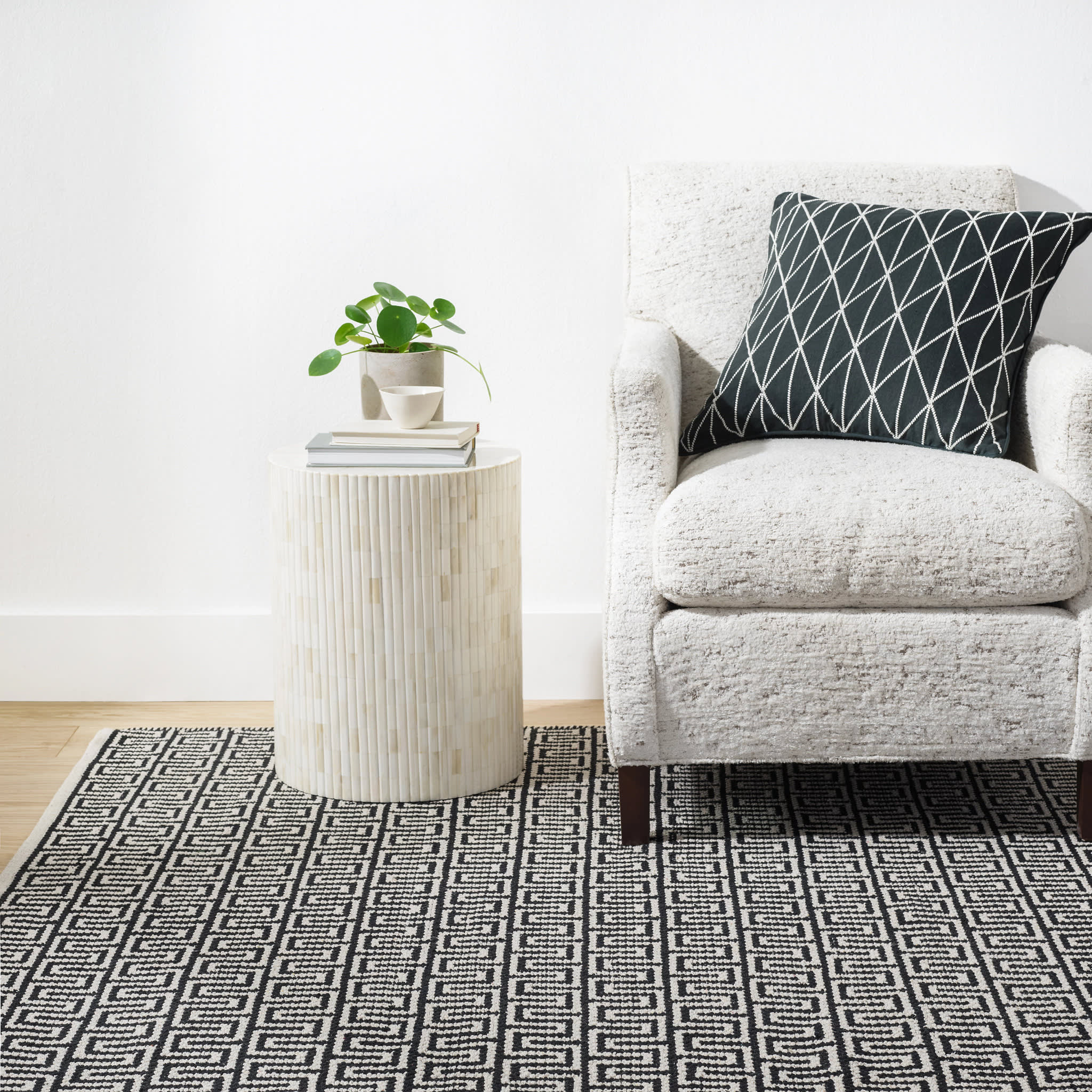 Zipper Handwoven Cotton Rug | Black/Ivory - Image 2