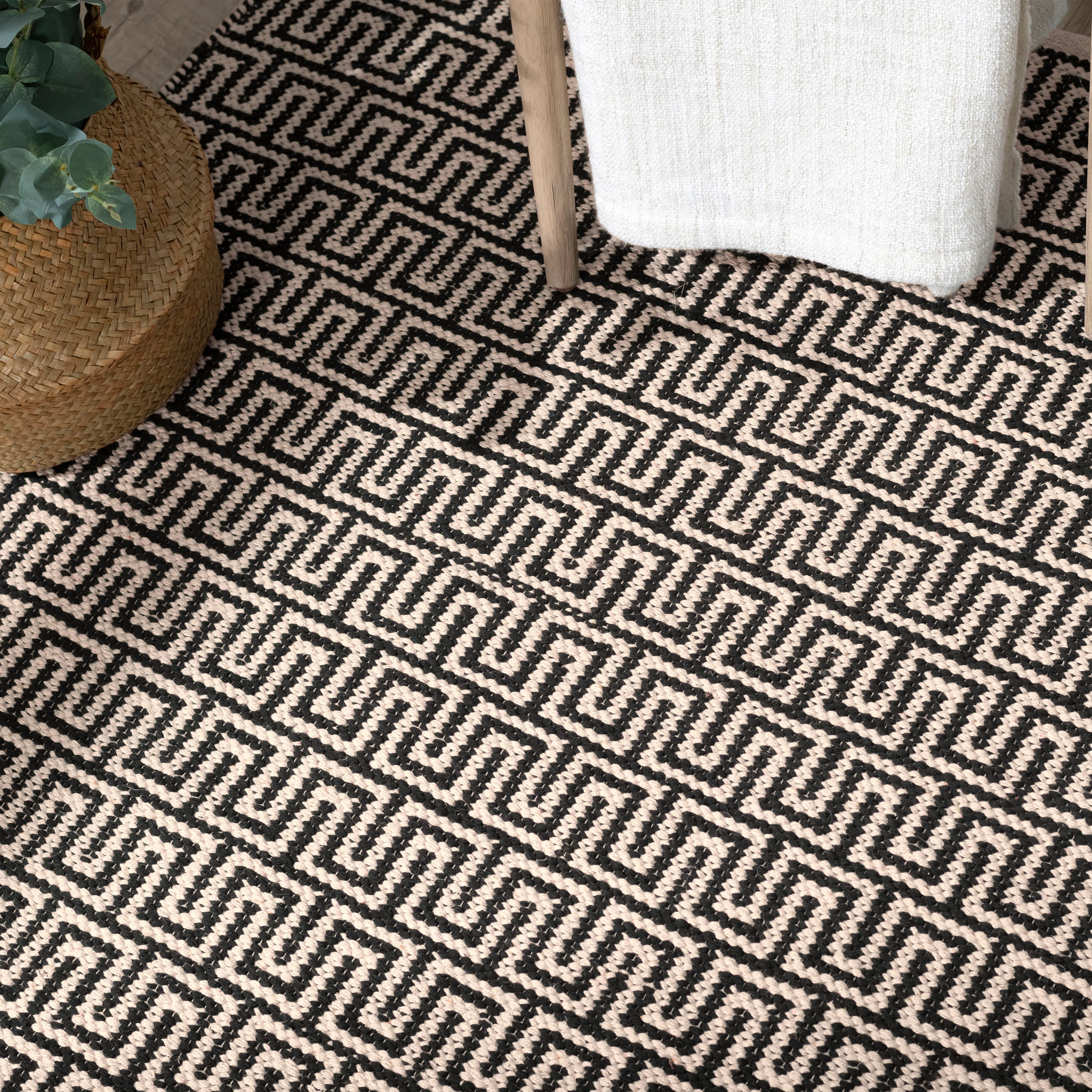 Zipper Handwoven Cotton Rug | Black/Ivory - Image 3