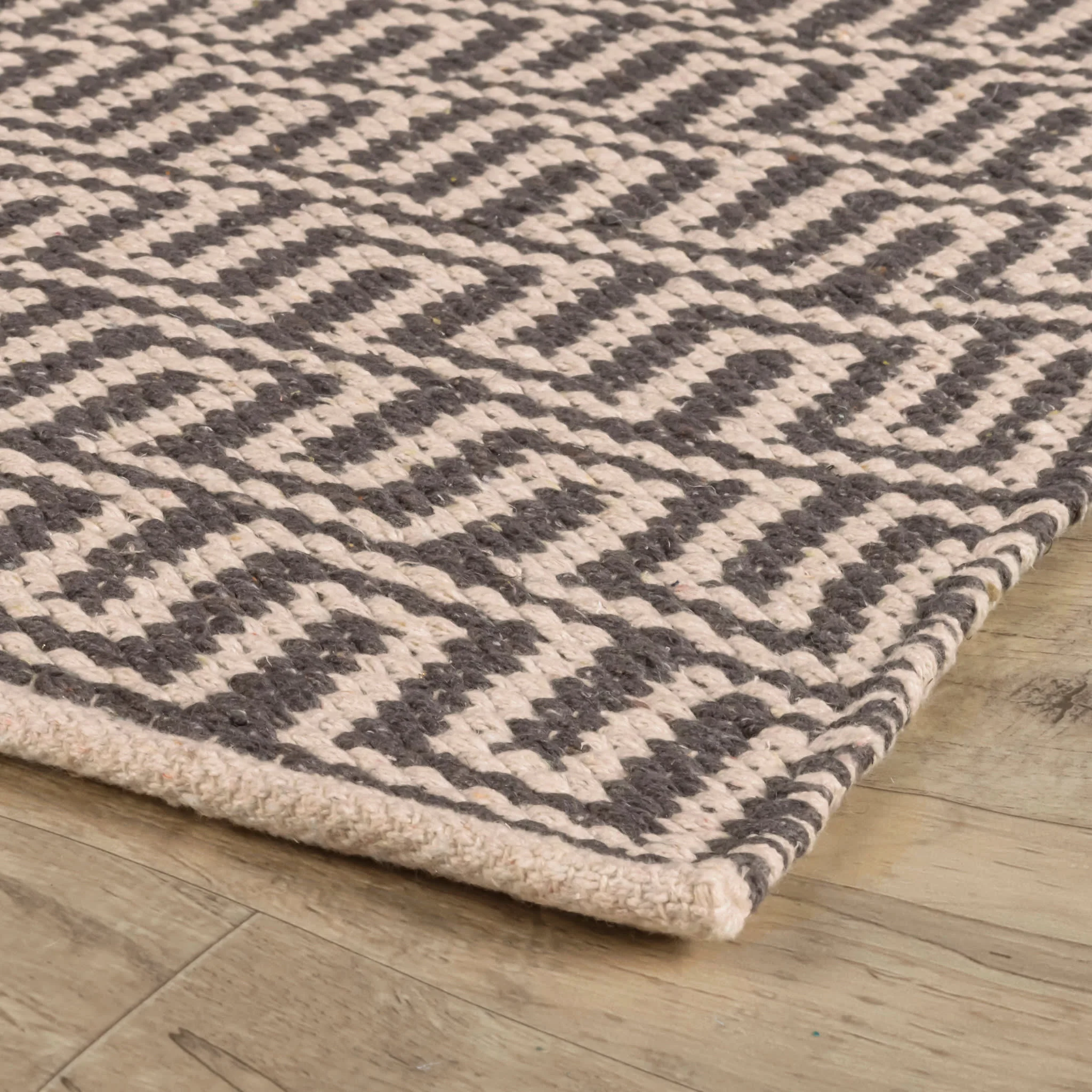 Zipper Handwoven Cotton Rug | Grey/Ivory - Image 4