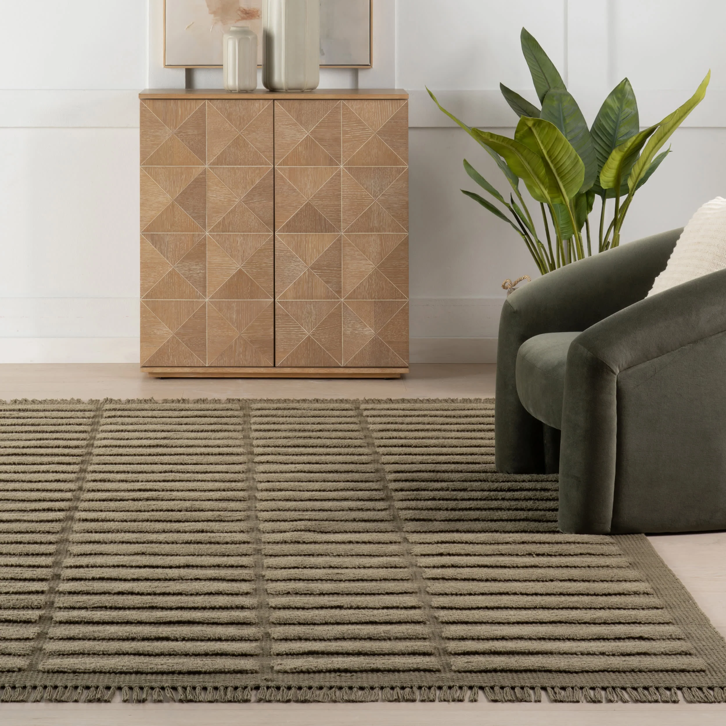 Zira Solid Mid-Century Modern Rug | Olive - Image 5